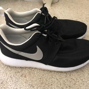 Nike kids size 7 sneakers